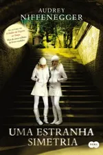 Cover of Uma Estranha Simetria