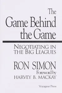 Capa de The game behind the game