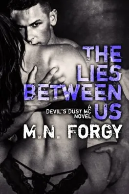 Capa de The Lies Between Us