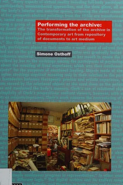 Capa de Performing the archive