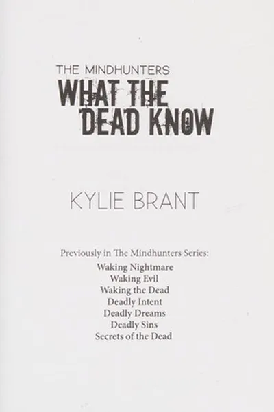 Capa de What the dead know