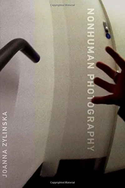 Capa de Nonhuman Photography