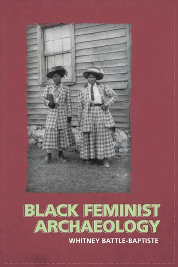 Capa de Black feminist archaeology