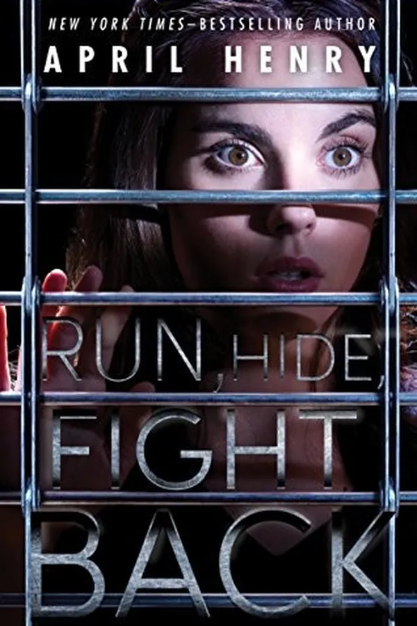 Capa de Run, Hide, Fight back
