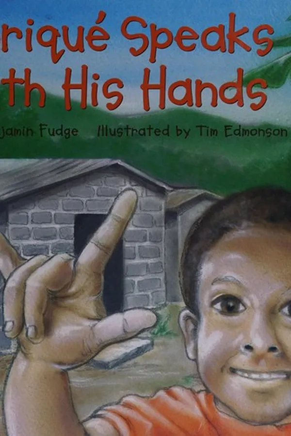 Capa de Enrique speaks with his hands