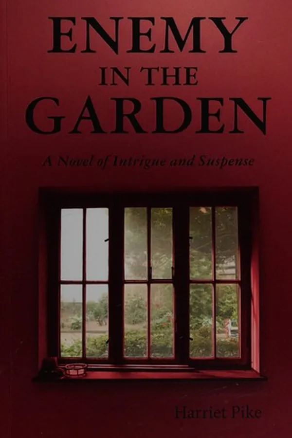 Capa de Enemy in the garden