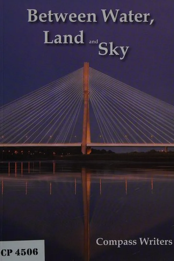 Capa de Between water, land and sky