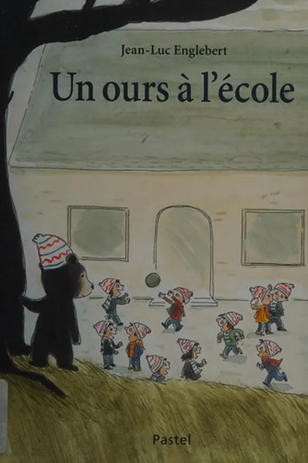 Capa de Un ours à l'école