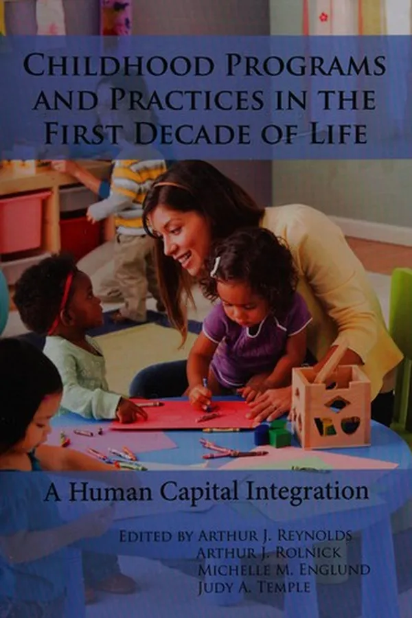 Capa de Childhood programs and practices in the first decade of life