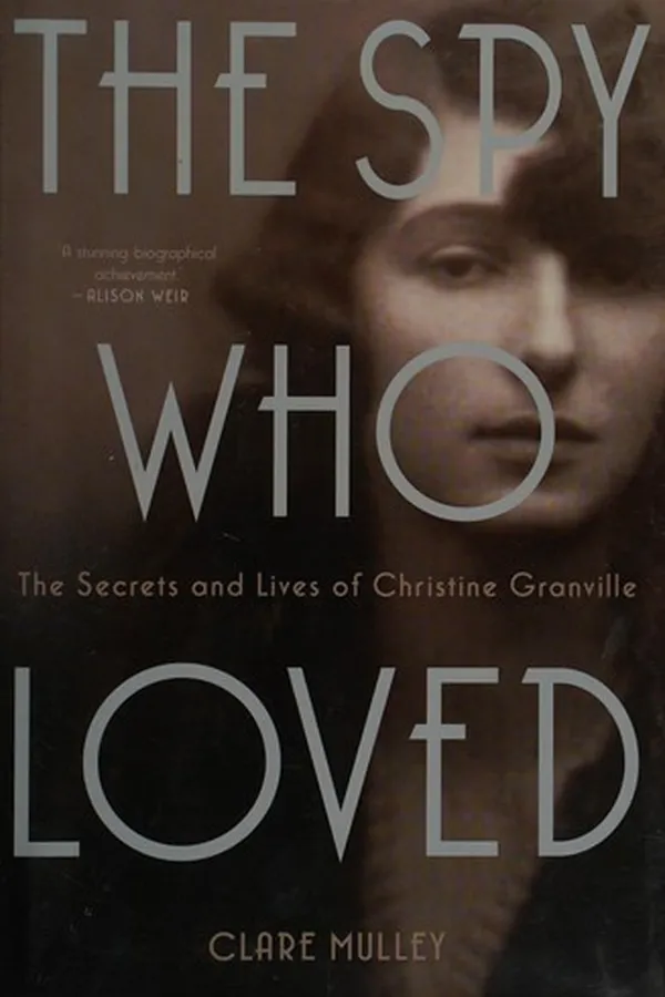 Capa de The spy who loved