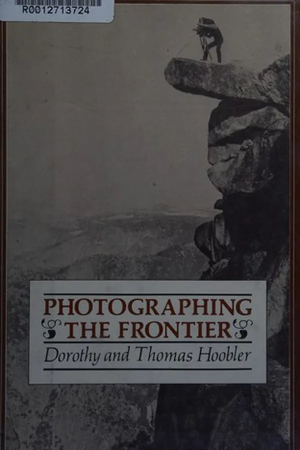 Capa de Photographing the frontier