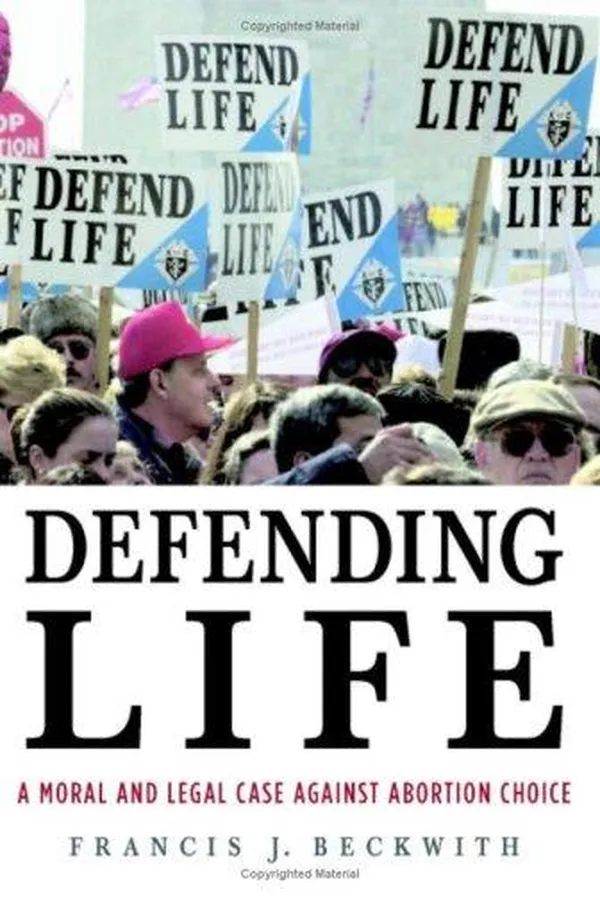 Capa de Defending Life