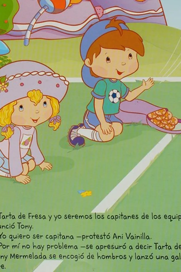Capa de Tarta de Fresa juega al futbol