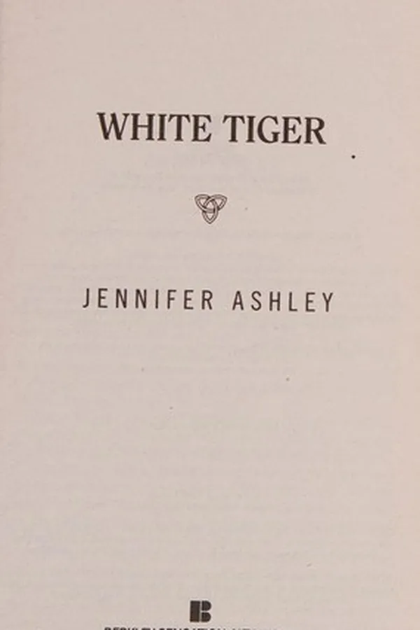 Capa de White Tiger