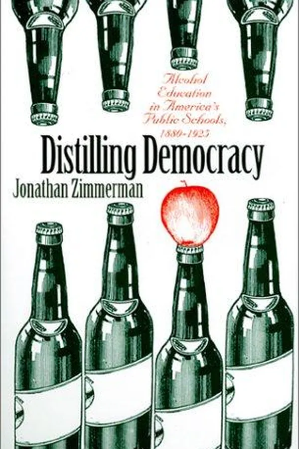 Capa de Distilling democracy