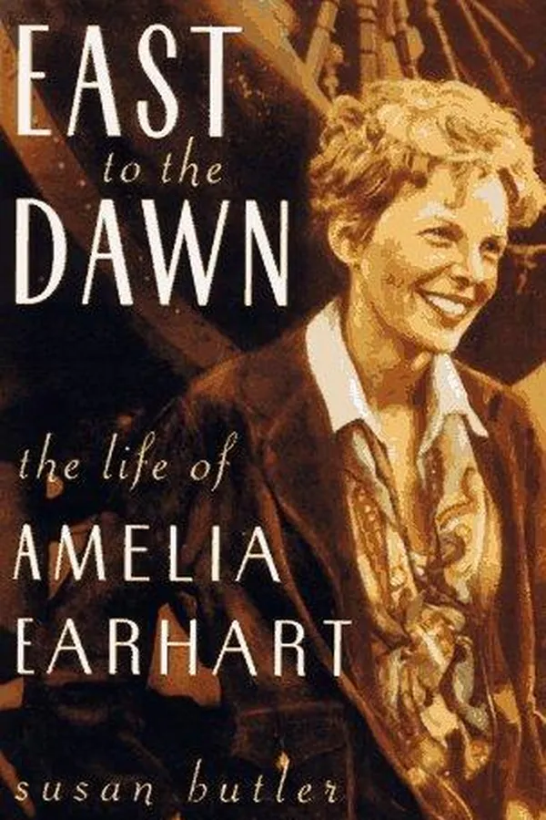 Capa de East to the dawn
