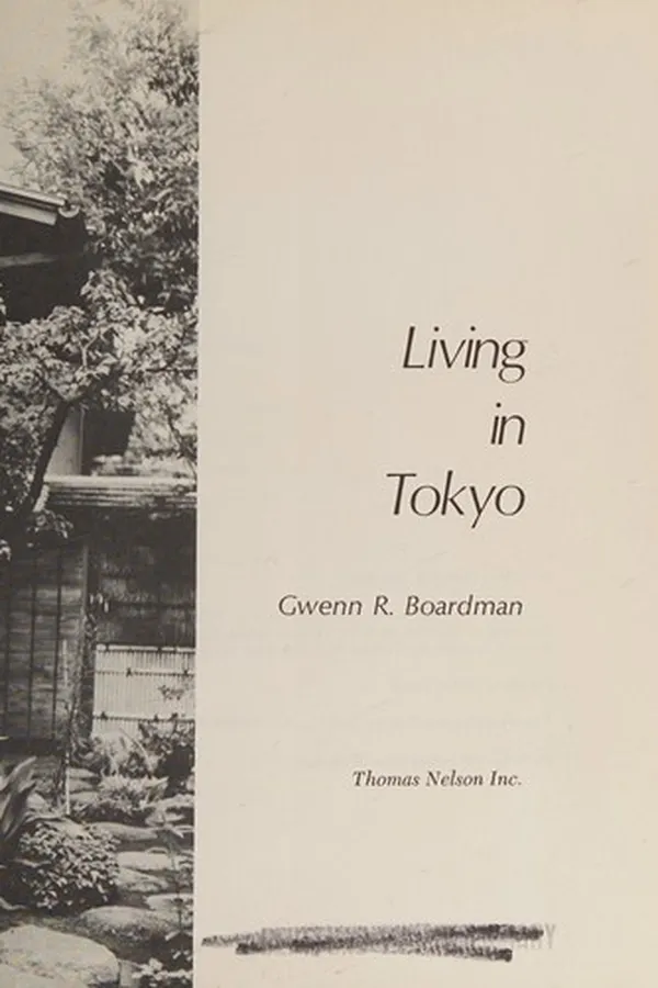 Capa de Living in Tokyo