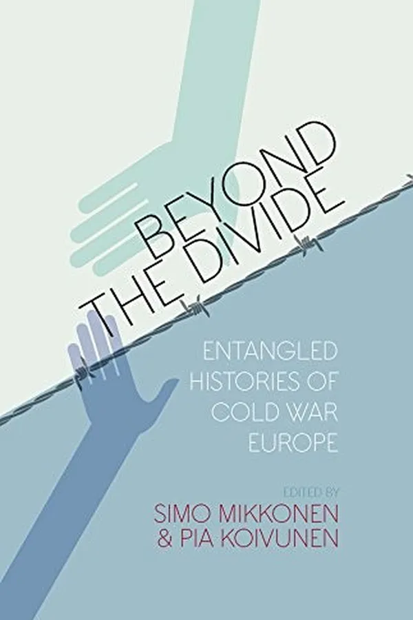 Capa de Beyond the divide