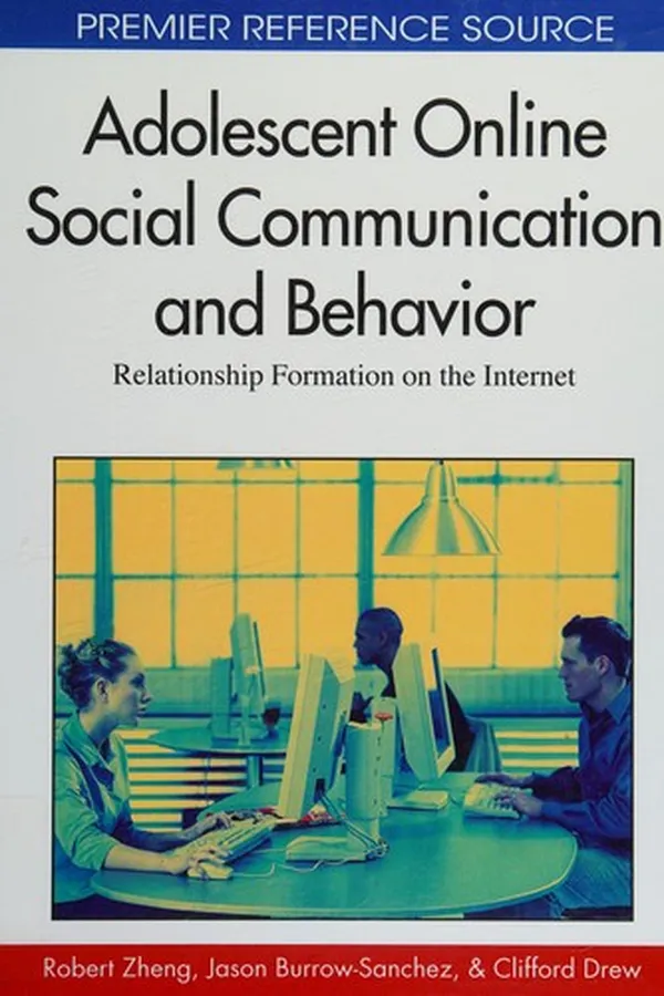 Capa de Adolescent online social communication and behavior