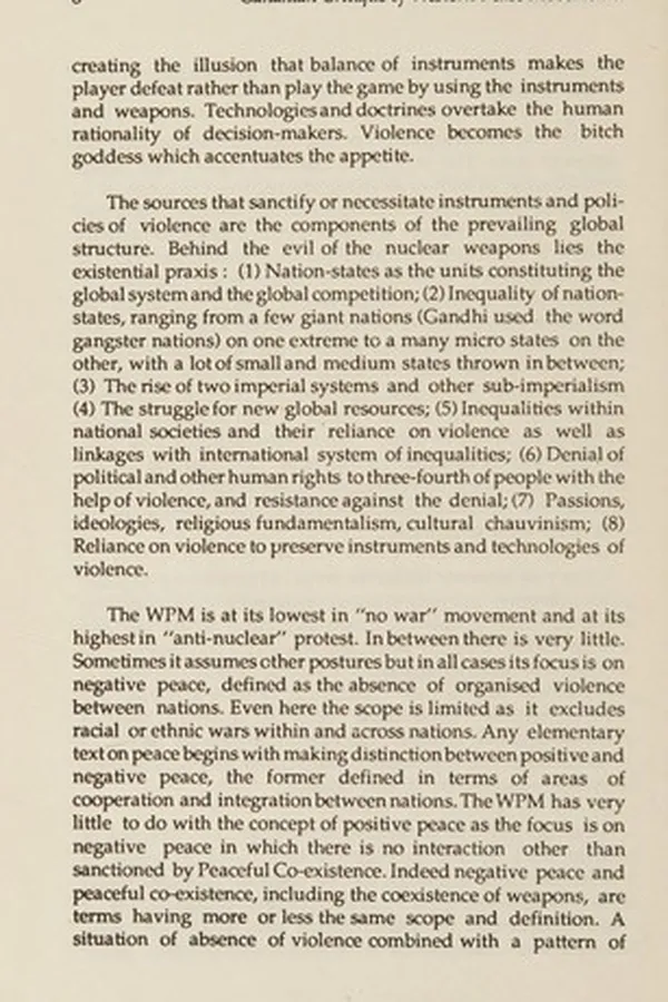 Capa de Gandhian critique of western peace movements