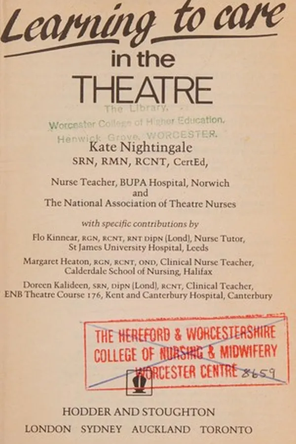 Capa de Learning to Care in the Theatre (Learning to Care Series)