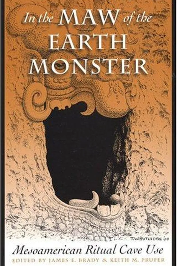Capa de In the maw of the earth monster