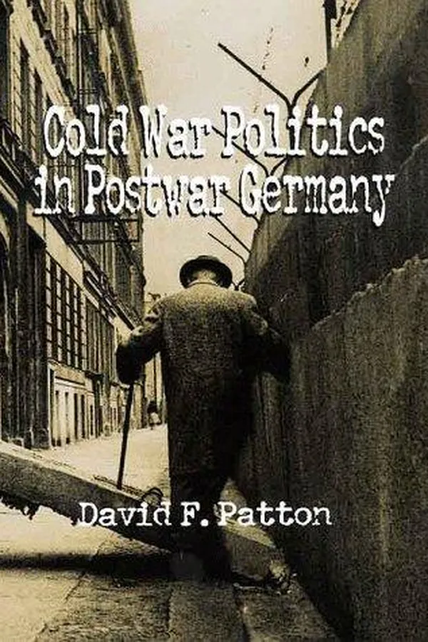 Capa de Cold War politics in postwar Germany