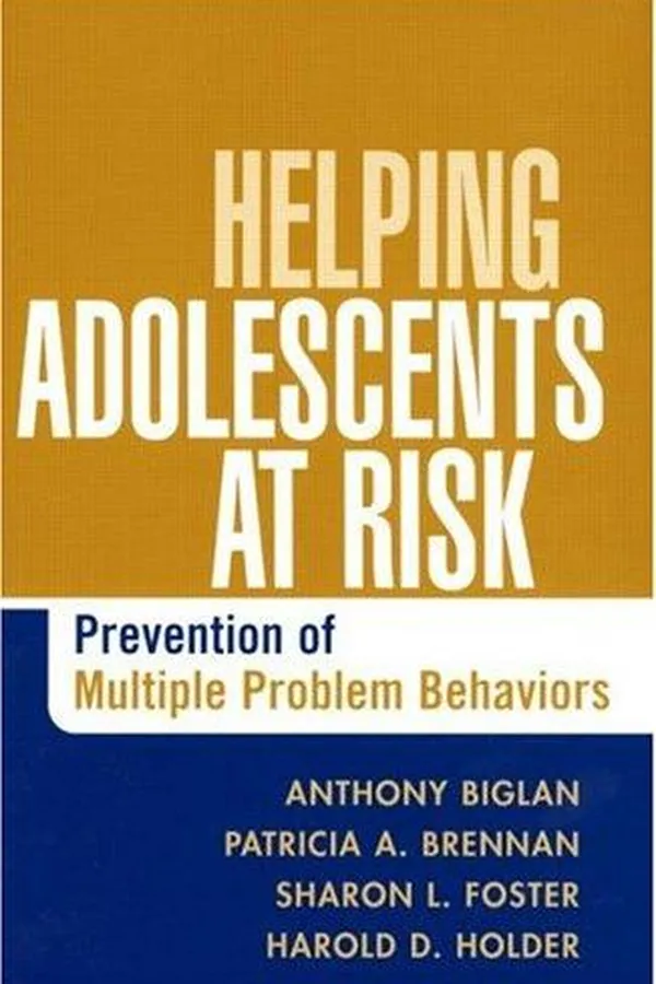 Capa de Helping adolescents at risk