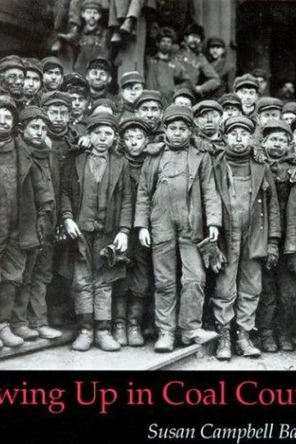 Capa de Growing Up in Coal Country