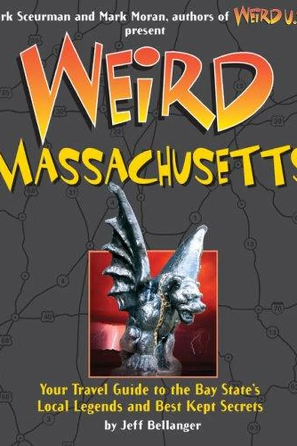 Capa de Weird Massachusetts