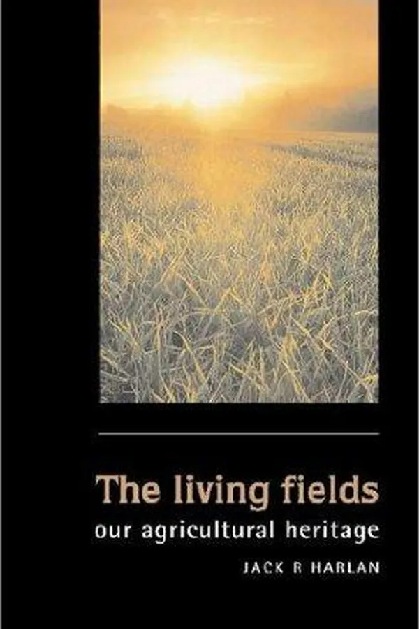 Capa de The living fields