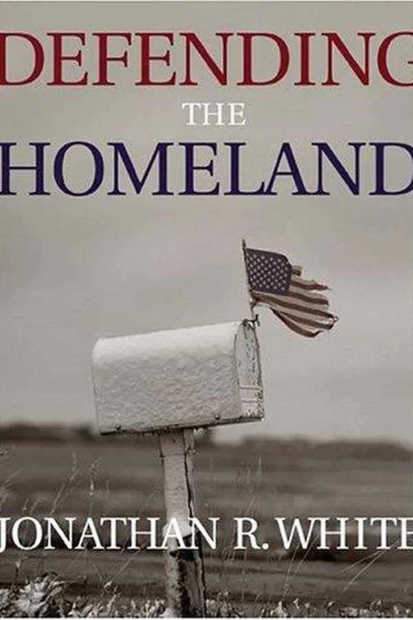 Capa de Defending the homeland