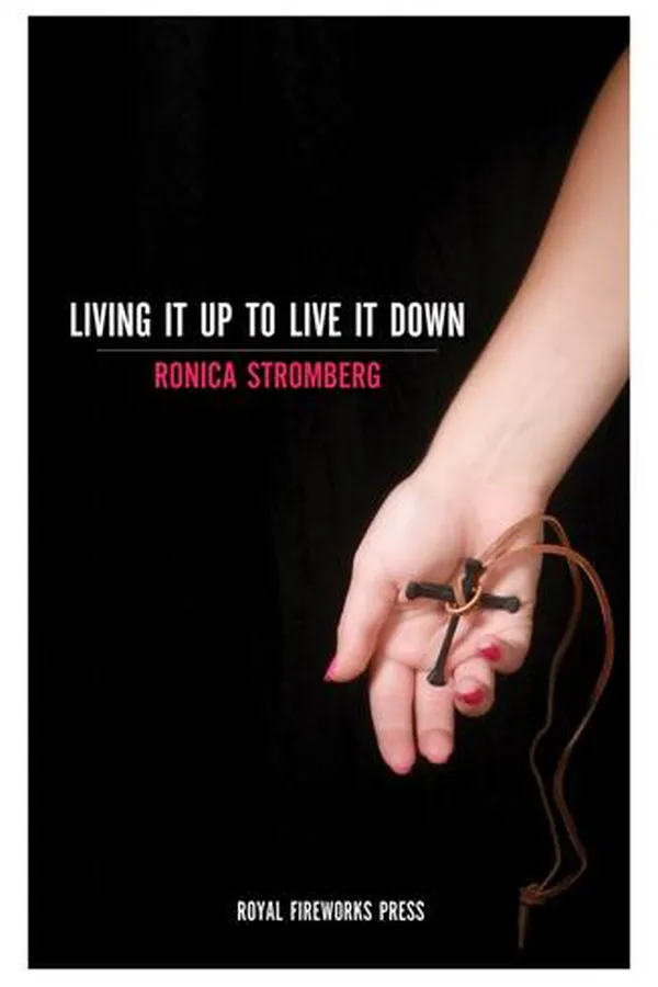 Capa de Living it up to live it down