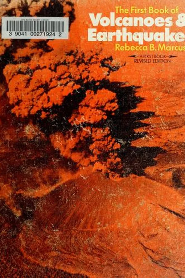 Capa de The first book of volcanoes and earthquakes