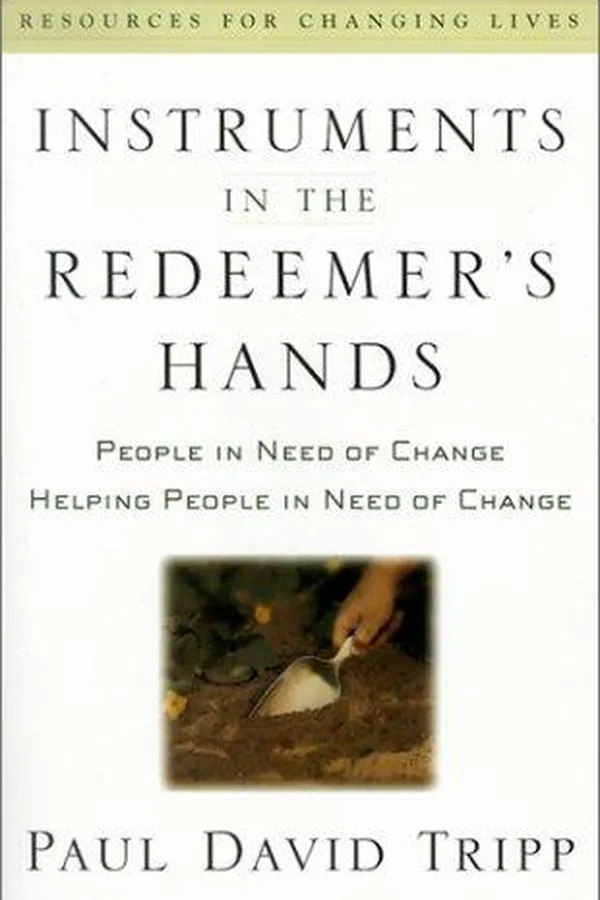 Capa de Instruments in the Redeemer's Hands