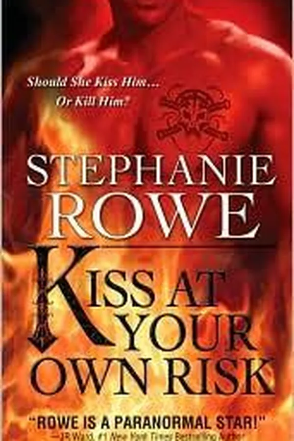 Capa de Kiss At Your Own Risk