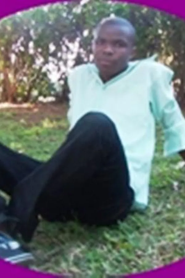 Capa de Uwazi na ukweli