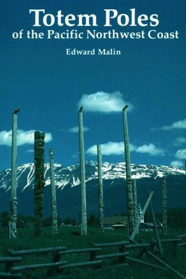 Capa de Totem poles of the Pacific Northwest coast