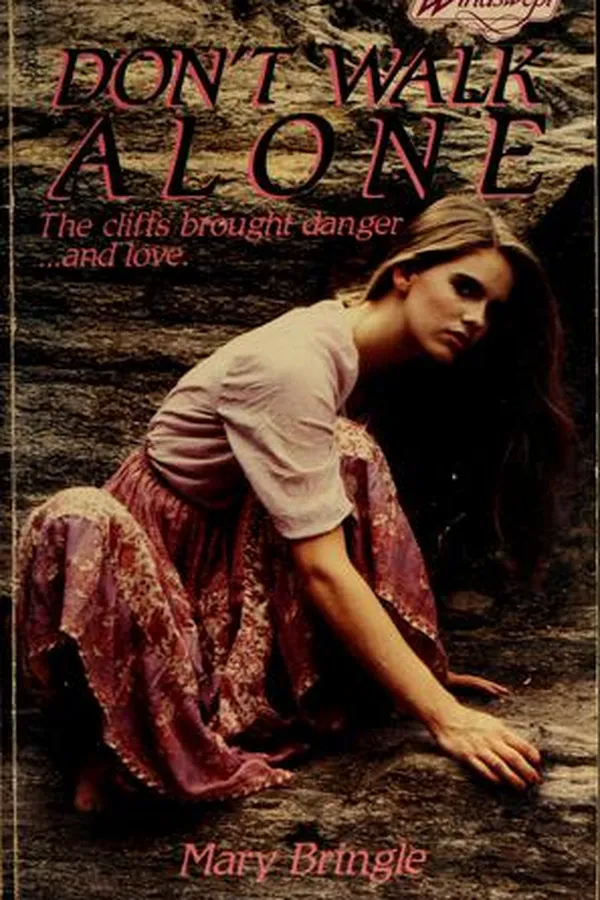 Capa de Don't Walk Alone (Windswept Mystery/Romance #1)