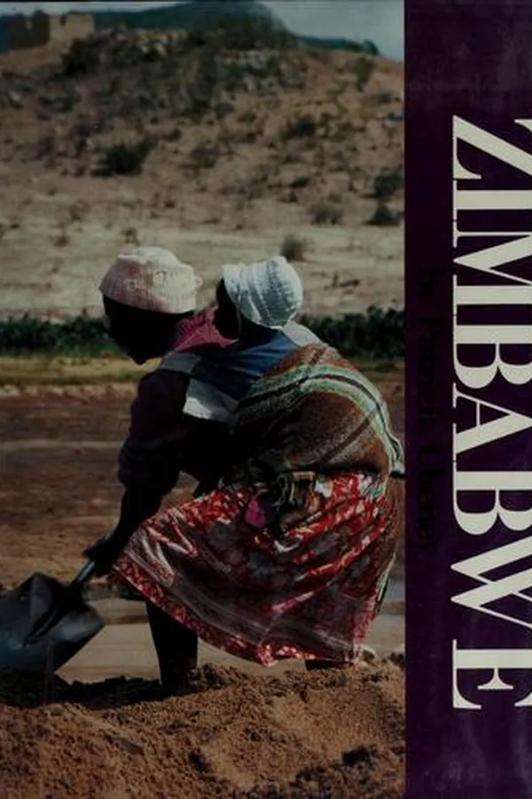 Capa de The land and people of Zimbabwe