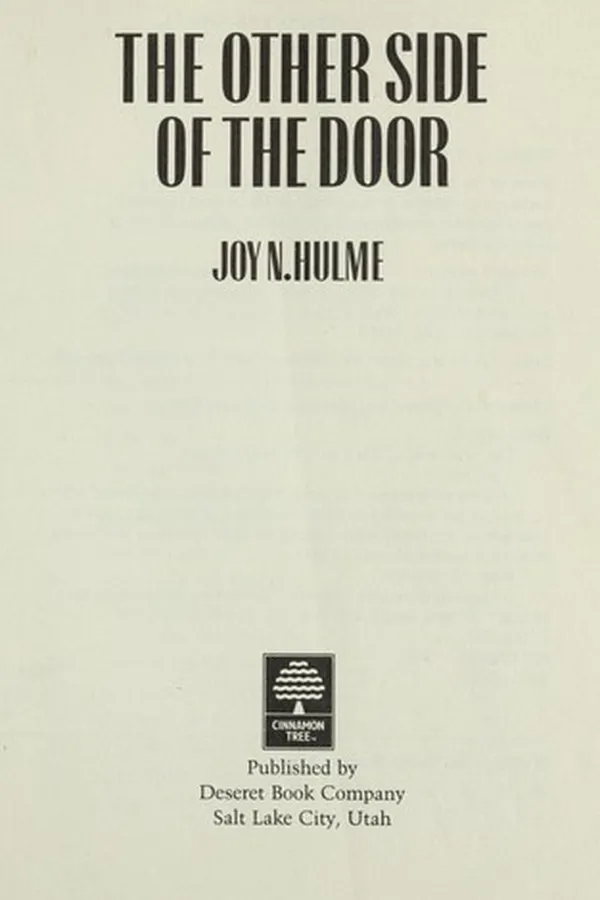 Capa de The other side of the door