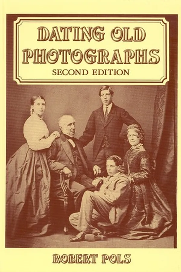 Capa de Dating Old Photographs