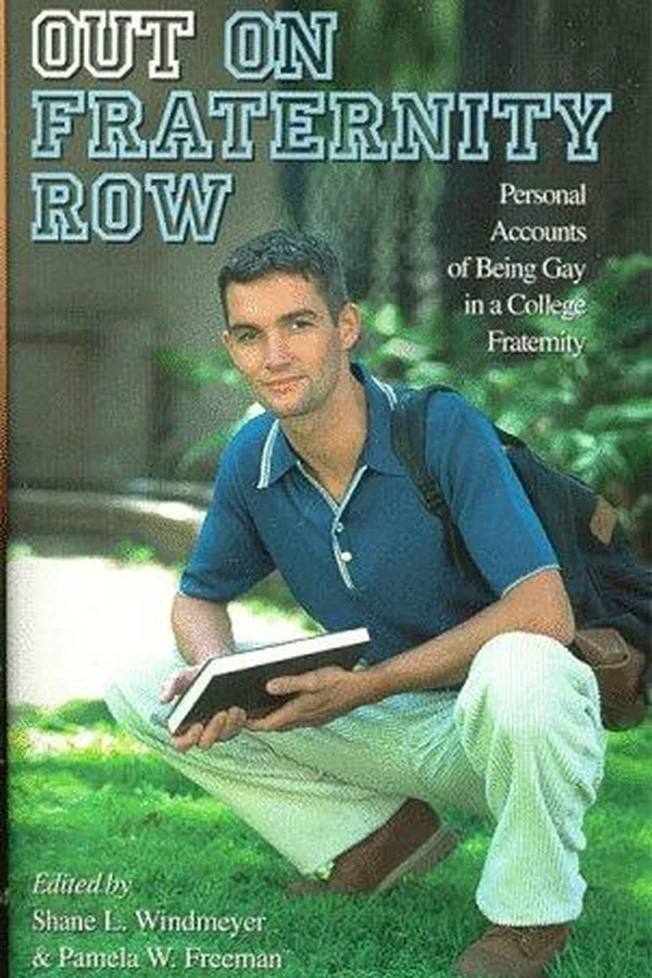 Capa de Out on fraternity row