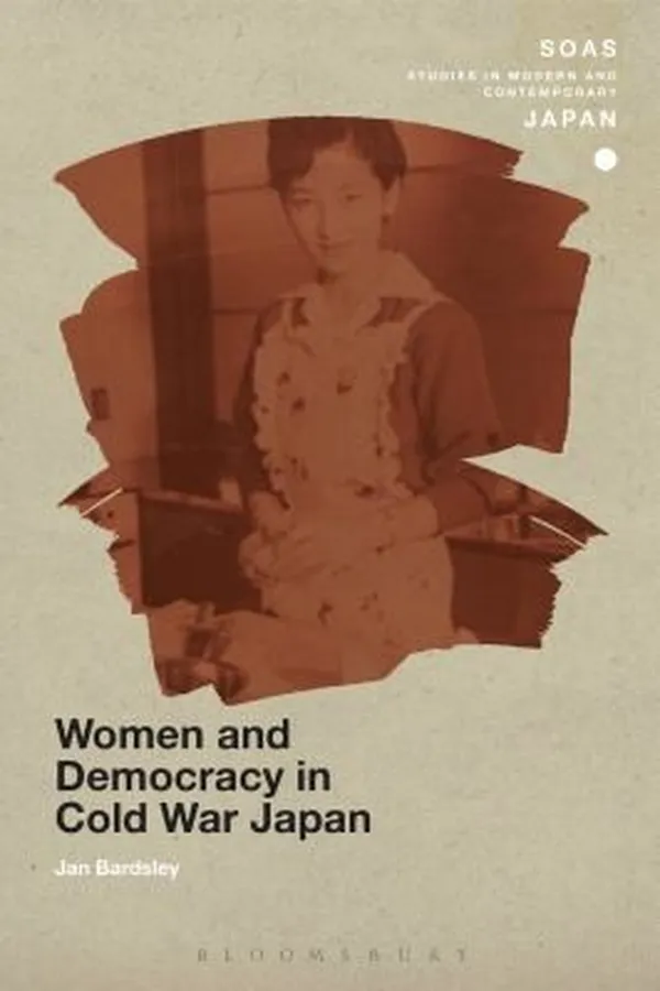 Capa de Women and Democracy in Cold War Japan