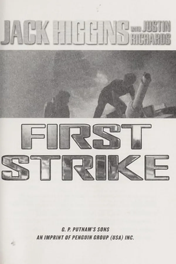 Capa de First strike