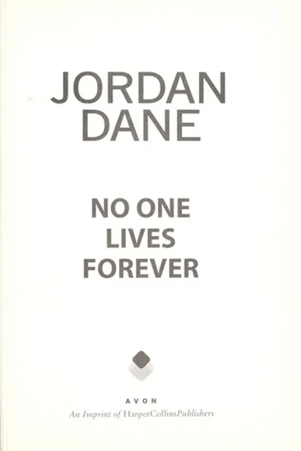 Capa de No one lives forever