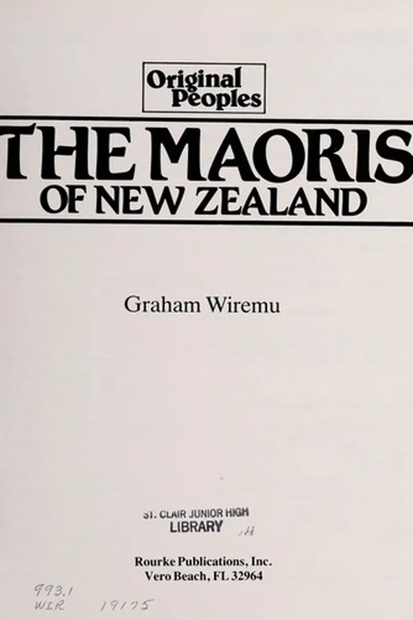 Capa de The Maoris of New Zealand