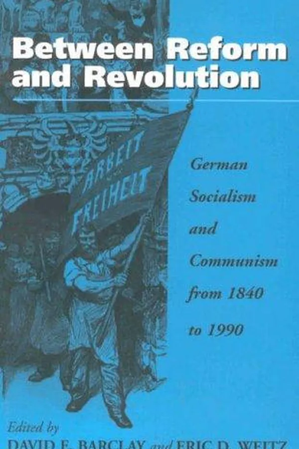 Capa de Between reform and revolution