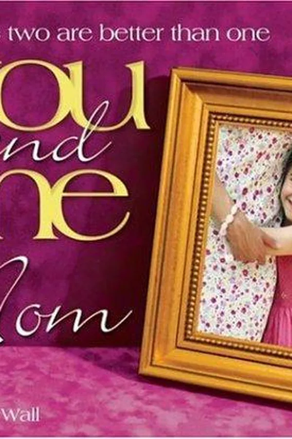 Capa de You and me Mom