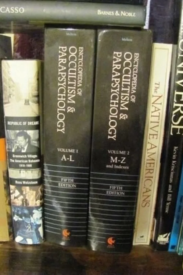 Capa de Encylopedia of Occultism & Paprapsychology